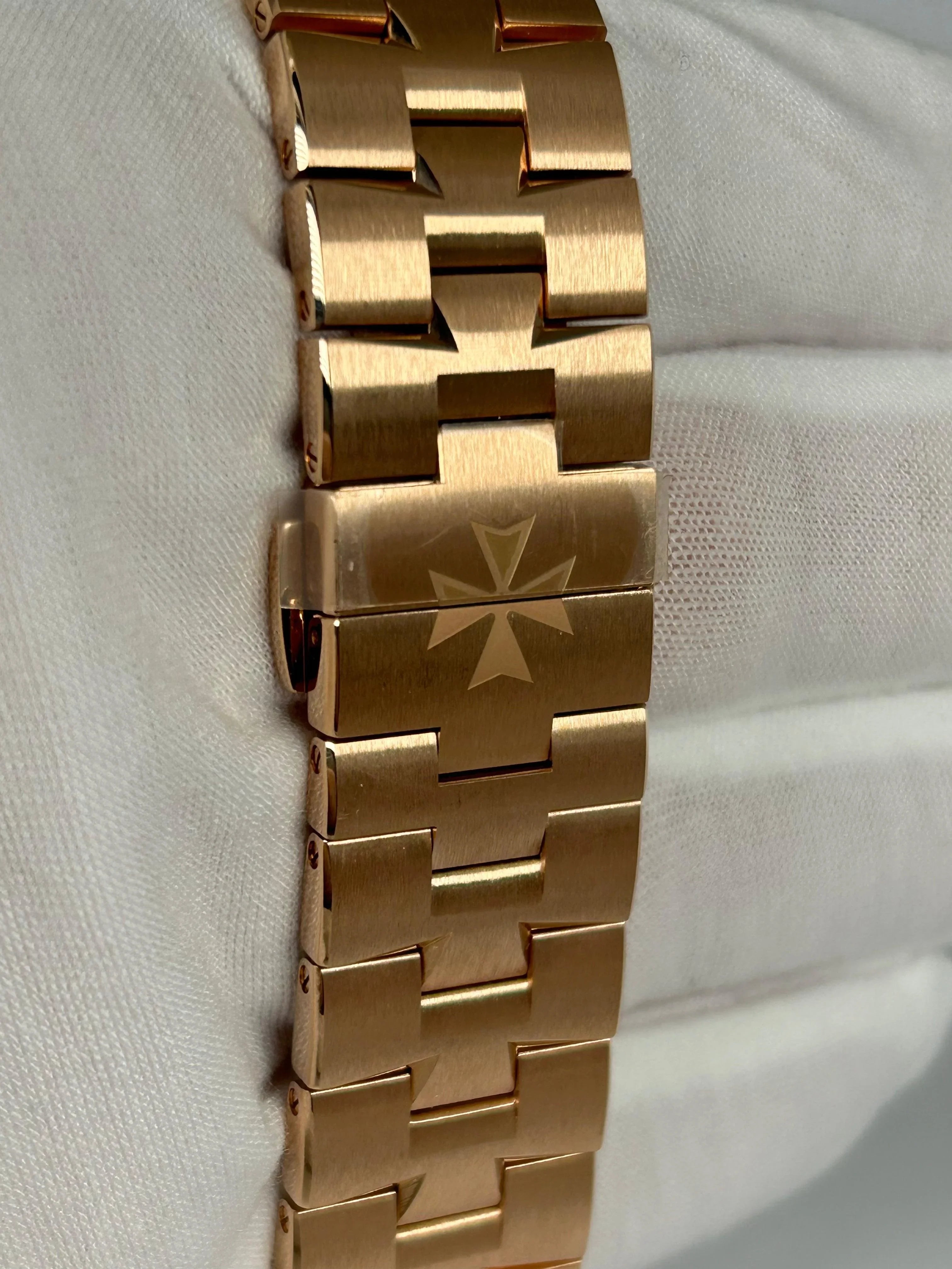 VACHERON CONSTANTIN OVERSEAS CHRONOGRAPH BLUE DIAL ROSE GOLD 5500V/110R-B952