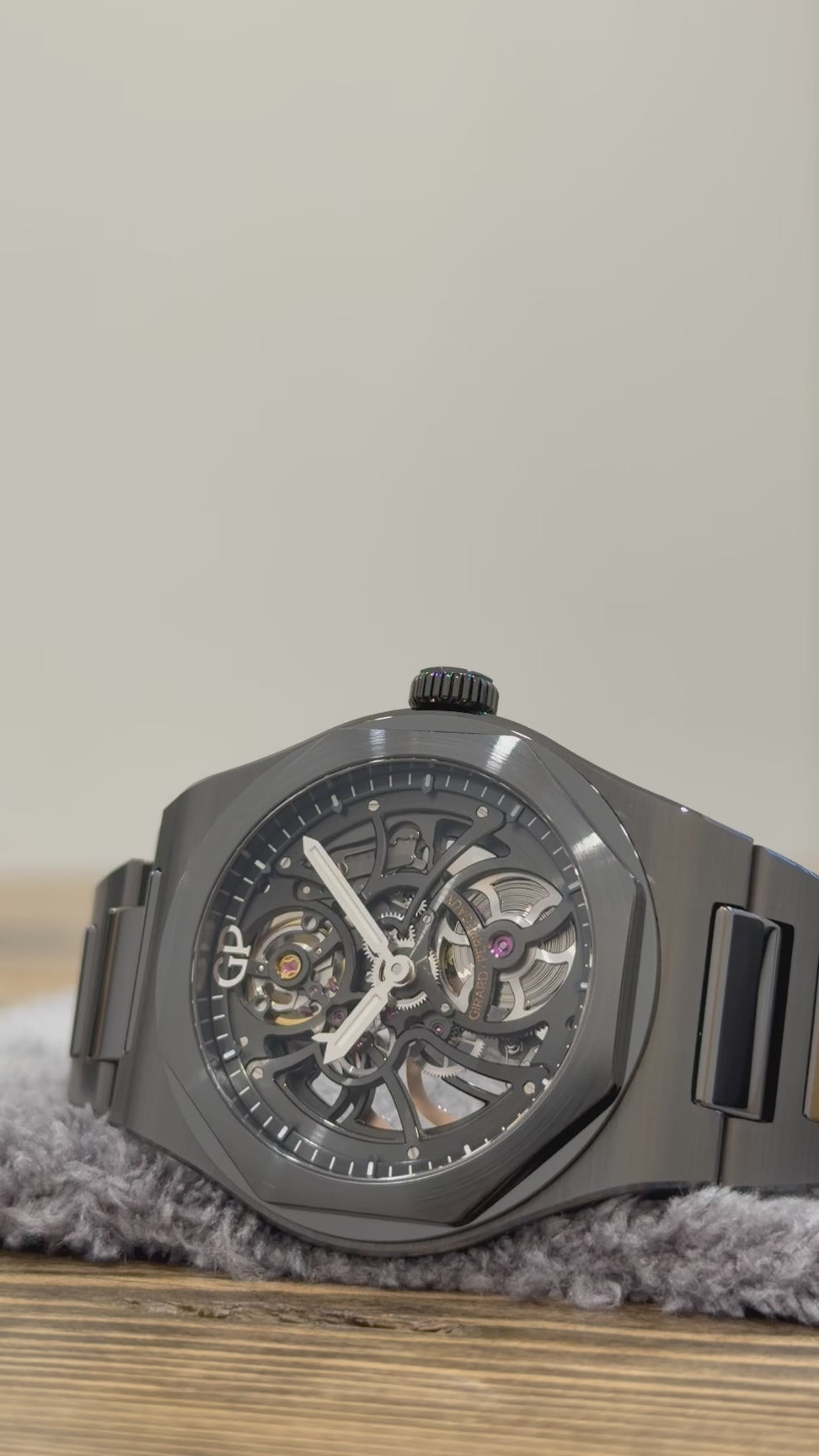 GIRARD PERREGAUX LAUREATO BLACK CERAMIC SKELETON 81015-32-001-32A